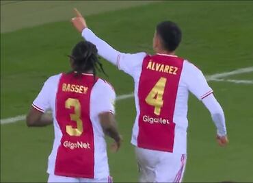 Edson Álvarez marca el gol del triunfo para el Ajax ante el Vitesse