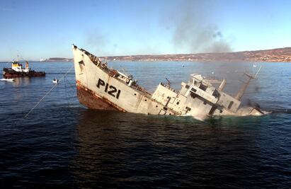 Hunden buque para crear arrecife artificial en BC