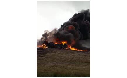 Reportan incendio de dos pipas en Monterrey