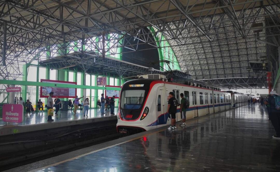 La mujer agredió al hombre luego de denunciar que fue acosada sexualmente en la estación del Metro Félix U. Gómez en Monterrey (14/05/2025). Foto: X (@Bitacora_Transp)