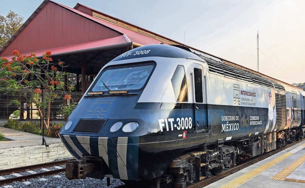 Tras dos años de operaciones bajo la administración de la Semar, el
sistema ferroviario sobrevive gracias al subsidio del Estado. FOTO EDWIN HERNANDEZ