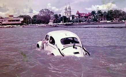 La historia del Vocho que atravesó el Lago de Chapala