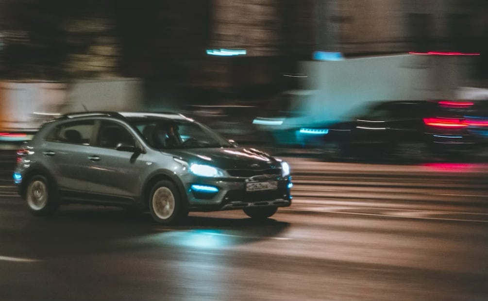La velocidad no es el factor principal que genera emoción al conducir. Foto: Unsplash