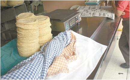 Tortilla subirá por aumento de insumos y acaparamiento de grano: Tortilleros