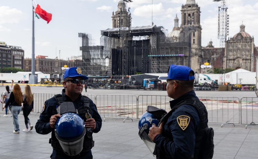 Además de trabajadores, ya se puede observar la presencia elementos de seguridad. Foto: Foto Hugo Salvador / El Universal