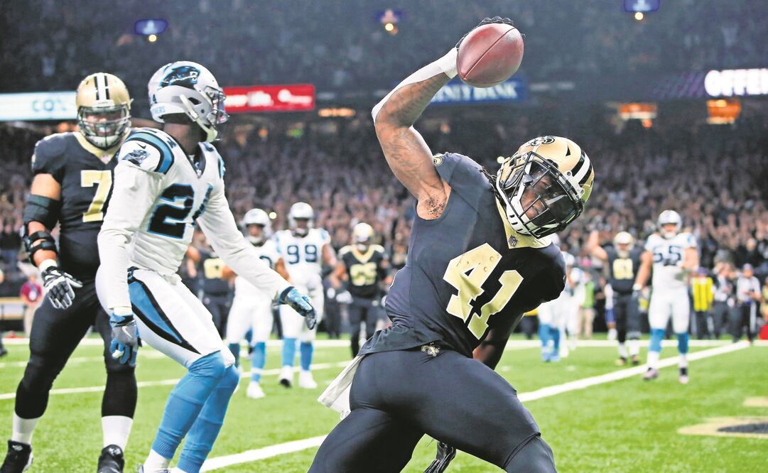 Alvin Kamara (41) llegó para ayudar a su quarterback (BUTCH DILL. AP)