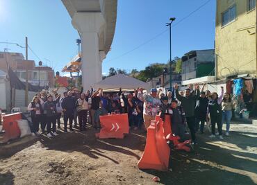 Vecinos de colonia El Capulín mantendrán bloqueo en obras del Tren Interurbano; "no tuvimos respuesta del gobierno capitalino"; dicen