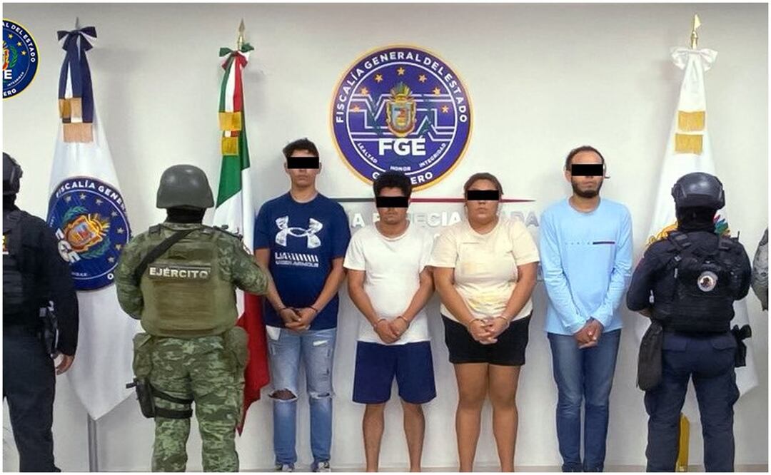 Los detenidos fueron identificados como Abigail, Moisés, Rodolfo y Roberto, acusados además de formar parte de una banda de secuestradores que operaba en Acapulco, Guerrero (11/01/2025). Foto: Especial