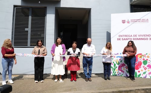 Van por reducir 50% trámites para adquirir vivienda social en CDMX; Brugada entrega departamentos en Azcapotzalco