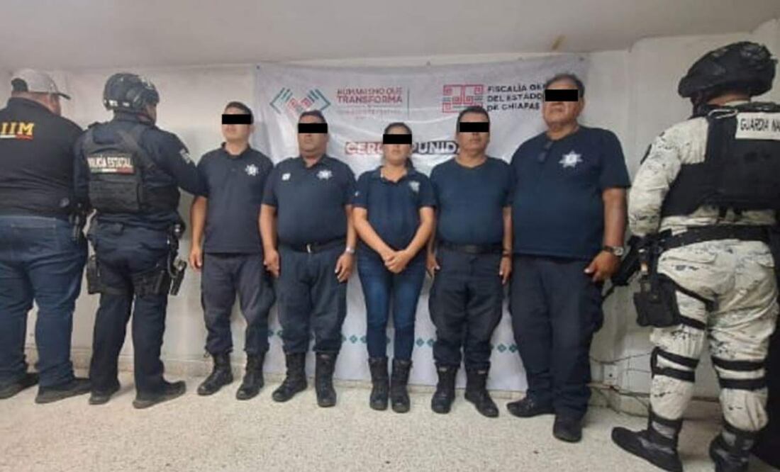 Los 5 policías municipales detenidos, entre ellos una mujer, están implicados en el homicidio de una mujer en cárcel preventiva de Chiapas (10/06/2025). Foto: X (@FGEChiapas)