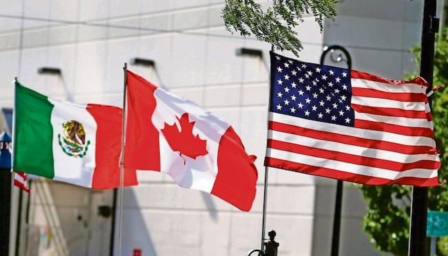 Los primeros acercamientos para el TLCAN se dieron entre México y EU, y posteriormente se sumó Canadá, recuerdan expertos. Foto: Archivo/ EL UNIVERSAL