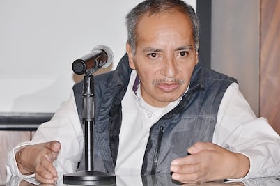 Reimplantan manos a hombre de 54 años