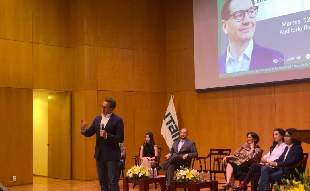 Salomón Chertorivski, candidato a la jefatura de Gobierno de la CDMX por Movimiento Ciudadano dialoga con alumnos y académicos del ITAM. Foto: Especial