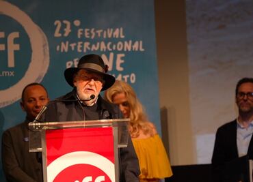 Presenta Arturo Ripstein versión inédita de su filme "Profundo Carmesí" y es galardonado
