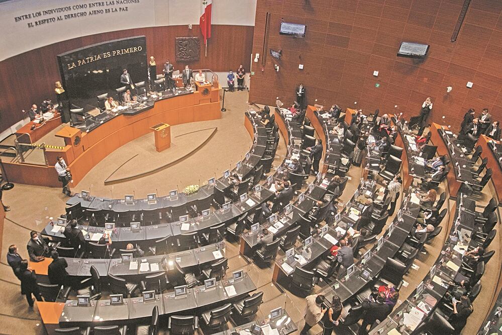 El Senado validó otra reforma constitucional para que los legisladores puedan ser imputados y juzgados por el mismo catálogo de delitos que el Presidente. Foto: ARCHIVO EL UNIVERSAL