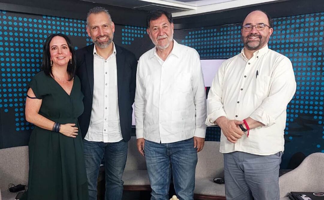 Maite Azuela moderadora Gerardo Fernández Noroña del frente sigamos haciendo historia, Alejandro Pérez Corzo de Movimiento Ciudadano, Emilio Álvarez Icaza fuerza y corazón por México. Foto: Julio Suárez. EL UNIVERSAL