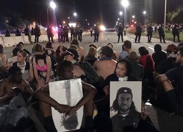 Protestas en EU dejan 200 detenidos y 5 oficiales heridos