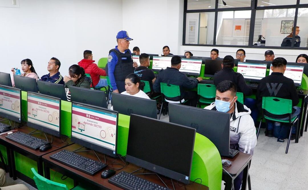 794 policías de la SSC CDMX realizan Examen Único para concluir su bachillerato. Foto: Especial