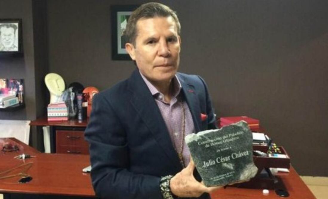 Pablo Neruda y JC Chávez, en un día como hoy