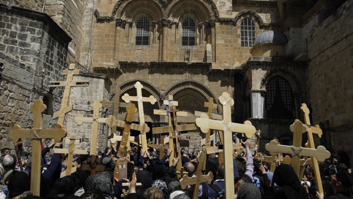 Cómo la Basílica del Santo Sepulcro de Jerusalén terminó en manos de 3 confesiones cristianas y los retos que impone el Status Quo que la rige