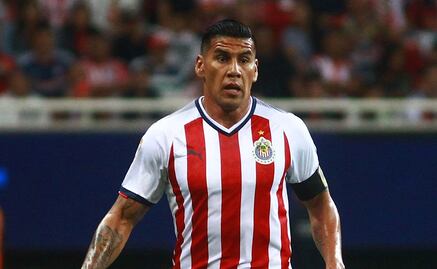 Carlos Salcido abandonó la concentración de Chivas 