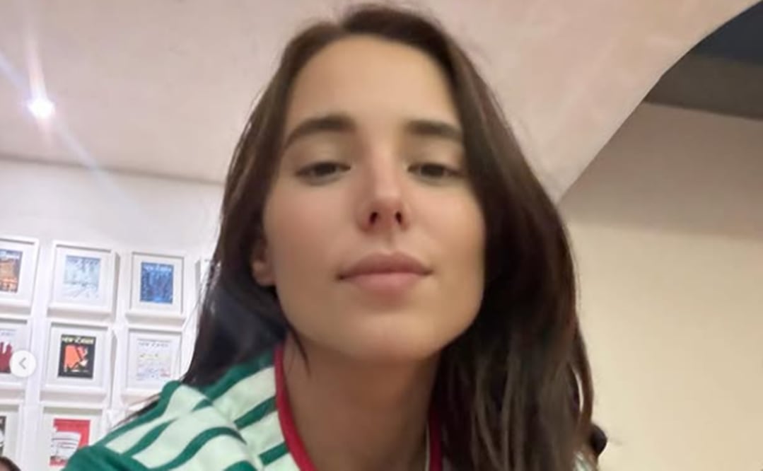 La cantante se unió a la fiebre mundialista y celebró victoria de la Selección Mexicana.