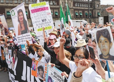 Con insultos, los reciben en el Zócalo