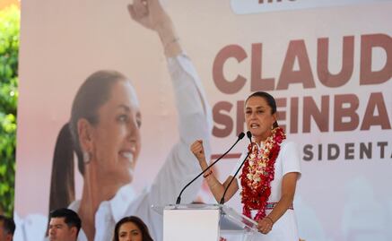 "La oposición está tan desesperada, que ahora utiliza ilegalmente logo del INE, ¿no que no se toca?": Sheinbaum