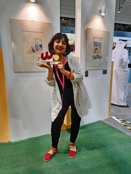 El concurso internacional Sharjah Children’s Book Illustration Exhibition premió a la mexicana Mariana Alcántara por su trabajo My Little Bird, sobre un niño que rescata a un ave y la cuida hasta que entiende que liberarla es el mejor acto de amor. Foto: Frida Juárez / EL UNIVERSAL