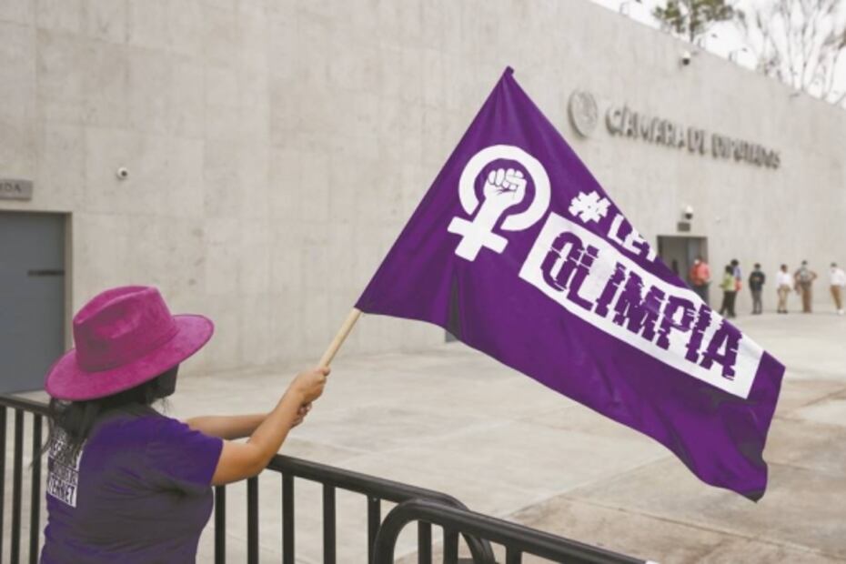 Experto en cibernética apoya a mujeres en Oaxaca; ponen precio a su identidad 