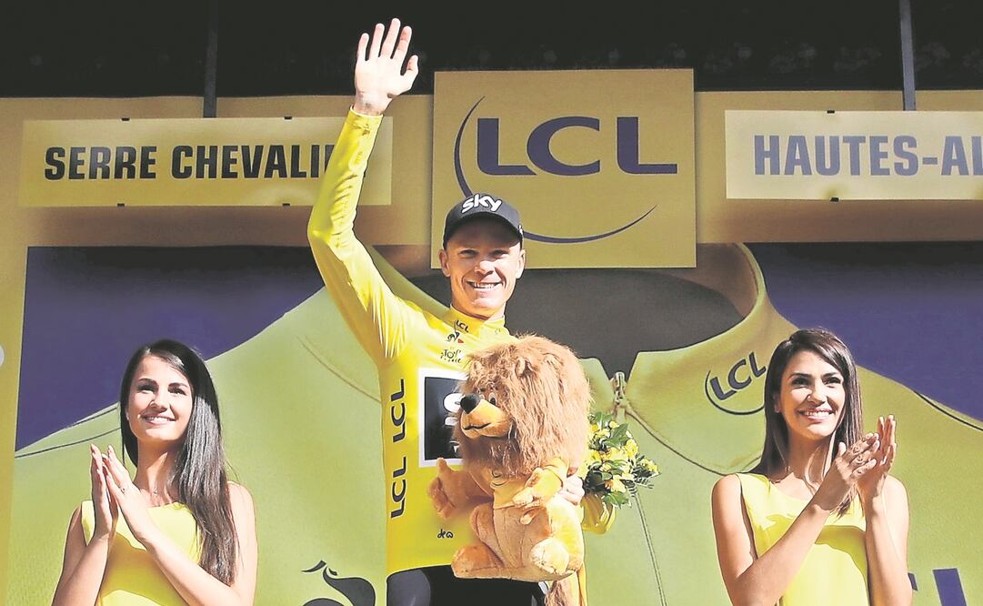 El británico salió bien librado del paso en Los Alpes. FOTO: CHRISTIAN HARTMANN. REUTERS