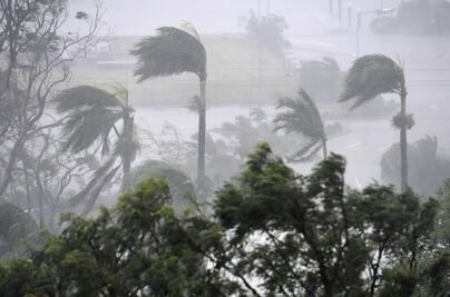 Evacuan a 30 mil por ciclón Debbie en Australia