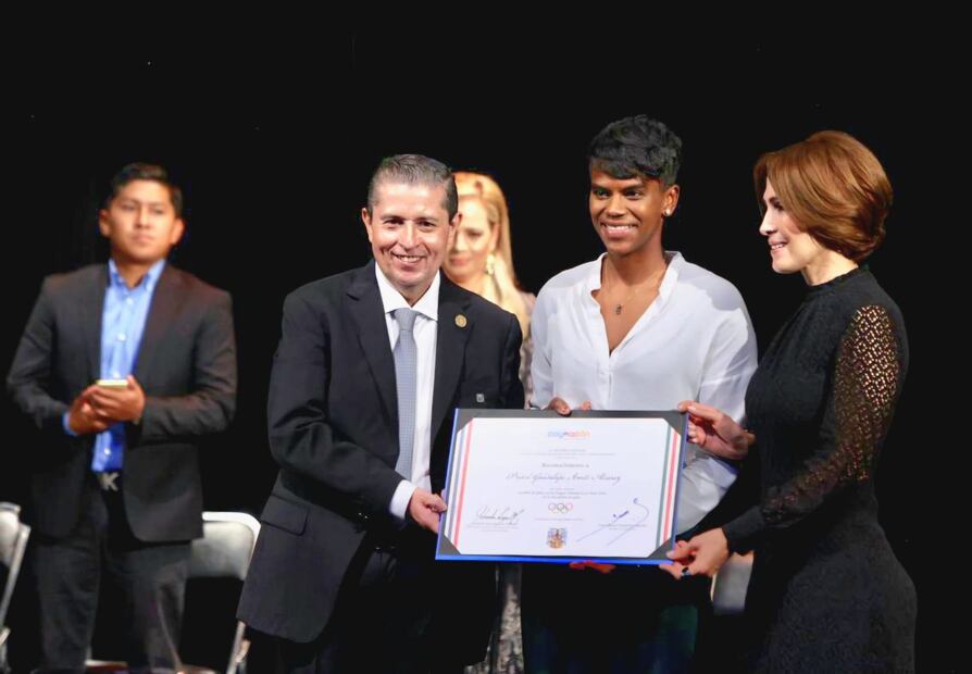La atleta entrena con su equipo en el deportivo “Jesús Clark Flores”, ubicado en la alcaldía Coyoacán. (Foto: especial)