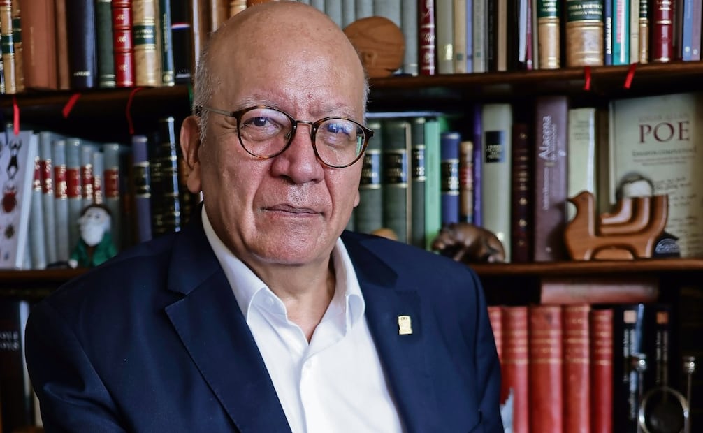 Vicente Quirarte realizó estudios en la UNAM, y siempre estuvieron ligados a las Letras Hispánicas, con especial enfoque a la literatura mexicana. En la imagen, el escritor durante una charla con EL UNIVERSAL, en junio de 2025. Foto: Fernanda Rojas / El Universal