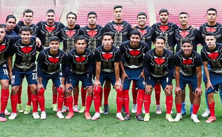 El Tapatío rinde homenaje a los mariachis previo a su partido ante Venados