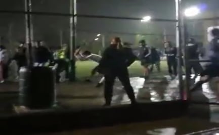 Jugador de Futbol 7 agrede a rival con brutal batazo en la cabeza