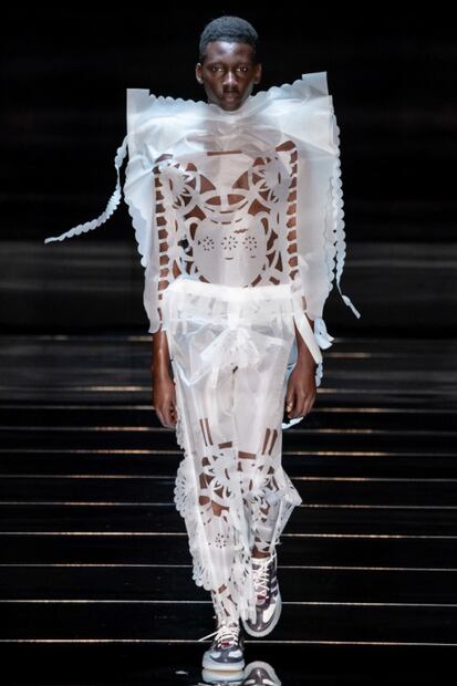 Lanzan ropa inspirada en el papel picado mexicano