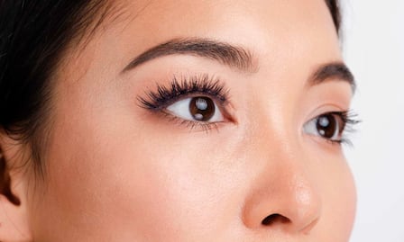¿Para qué sirve el aceite de ricino en las pestañas?