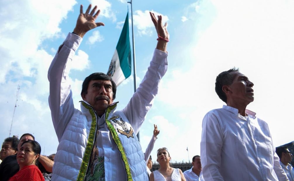 En el Día Internacional de la Danza el Zócalo tuvo sonideros con los que la gente disfrutó de una tarde de baile. Además, los ciudadanos presentaron una rutina que practicaron desde tiempo atrás. 
Foto: Santiago Cadena / El Universal
