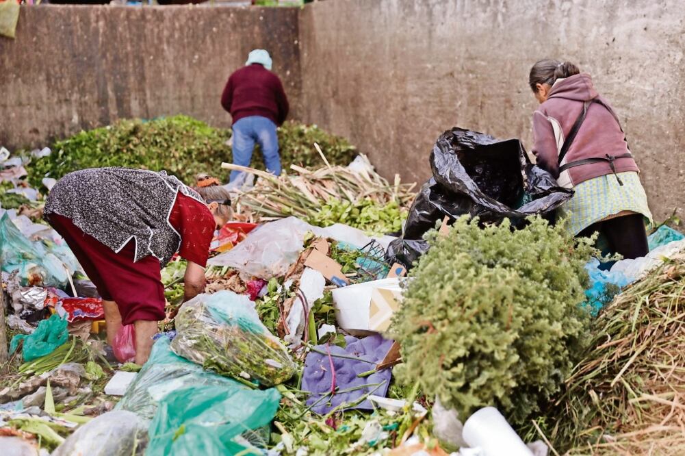 Debido a la situación económica, las personas optan por la pepena (IVÁN STEPHENS. EL UNIVERSAL)