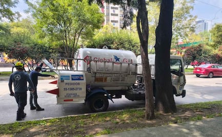 Pipa de gas sufre falla mecánica en Circuito Interior; genera movilización y alarma