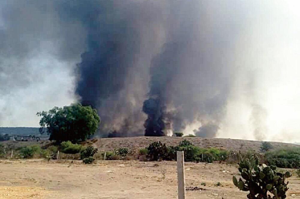 Durante la refriega fueron incendiadas 20 viviendas y varios automóviles; aún falta el censo final (CORTESÍA VERÓNICA MONROY)