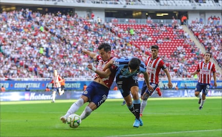 Chivas se salva del ridículo gracias a Mayorga, empataron ante Querétaro