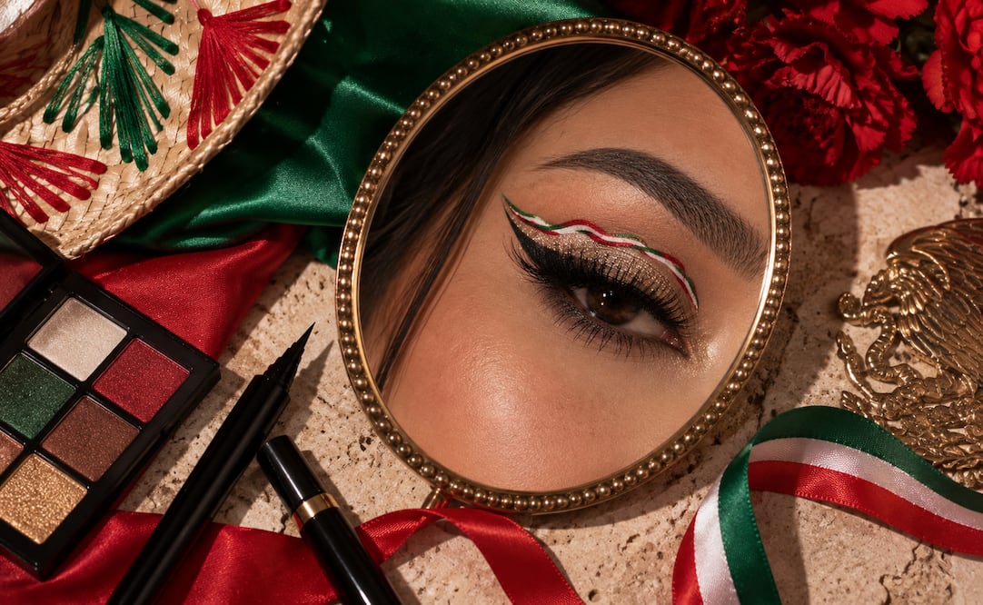 Septiembre pide más que un cat eye; estos delineados llegan dispuestos a ponerle color y brillo a las celebraciones patrias. Foto: Imagen generada con IA