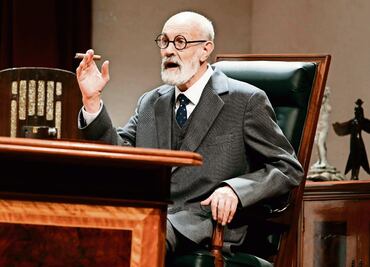 Luis de Tavira estrena "La última sesión de Freud"