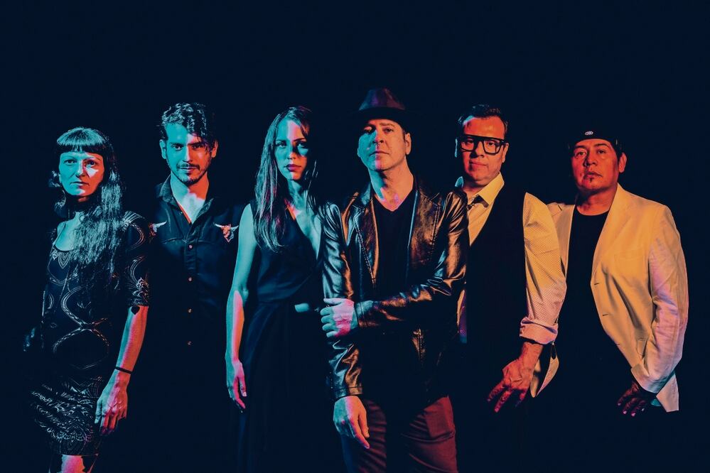 Los integrantes de la Orquesta: Ianina Ricco, Javier Jara, Gisela Escalera, Atto Attie, Jaime Ortega y Fernando Castañeda. Foto: Orquesta 24 Cuadros