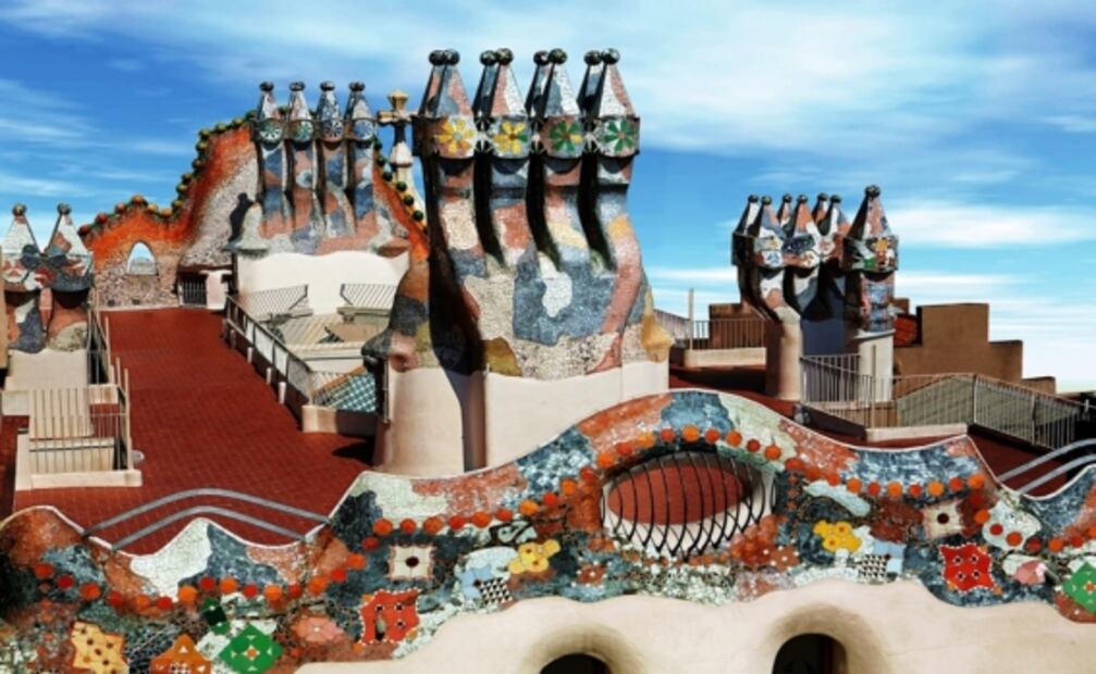 En Barcelona, conoce la fantástica Casa Batlló, diseñada por Gaudí