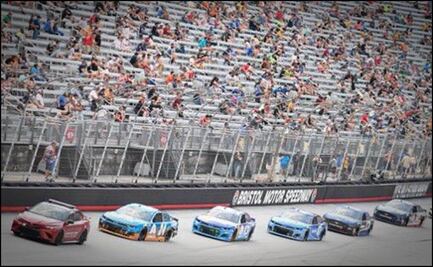 Durante pandemia, 30 mil personas se reúnen para ver NASCAR