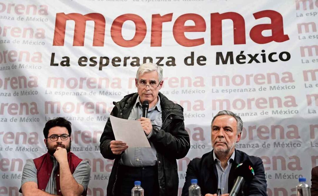 Rafael Barajas, El Fisgón (centro), dirige el Instituto Nacional de Formación Política de Morena. Foto: Especial