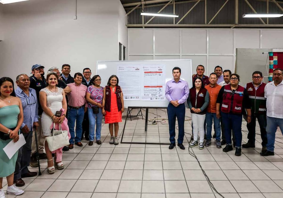 Firman convenio autoridades de Iztapalapa y Nezahualcóyotl para ordenar el tianguis de Avenida Texcoco. Foto: Especial